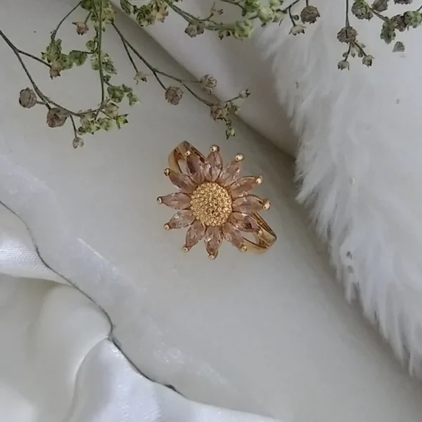 Dazzling Daisy ~ Champaign