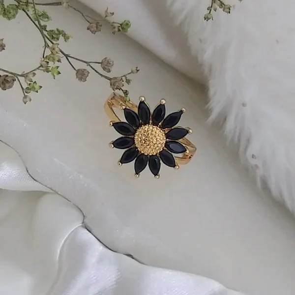 Dazzling Daisy ~ Black - Image 2