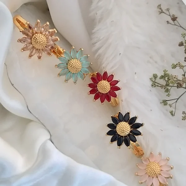Dazzling Daisy ~ Black - Image 3