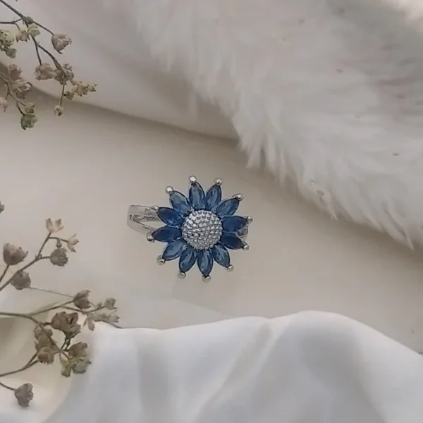 Dazzling Daisy ~ Navy